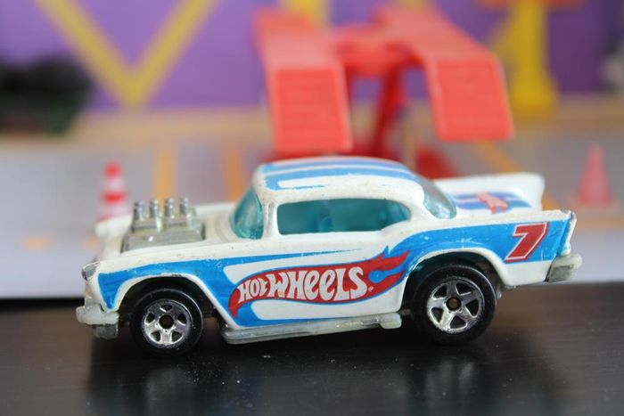 Hot wheels Chevrolet Chevy 57 - photo numéro 2