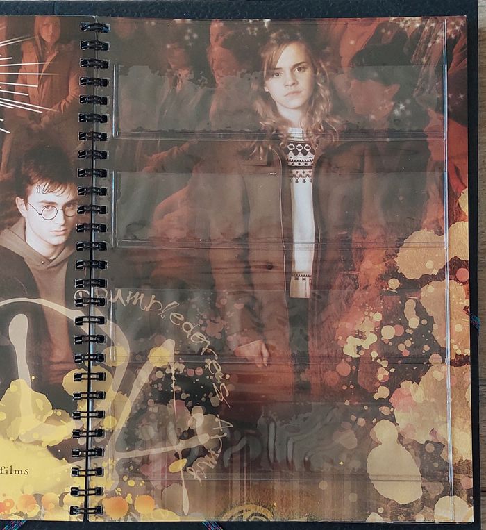 Album de timbres Harry Potter + timbres - photo numéro 2