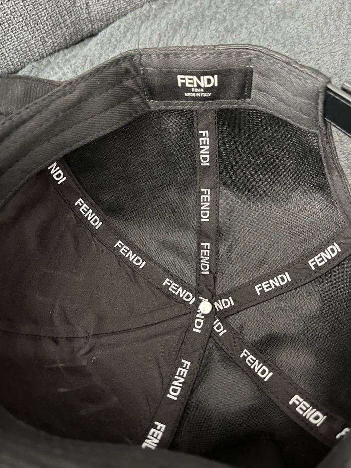 Casquette Fendi - photo numéro 3