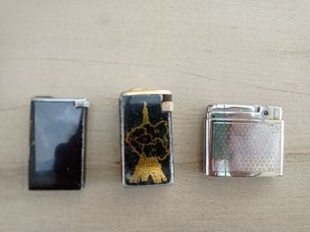 Lot de 3 briquets anciens en métal