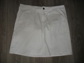 JUPE COURTE BLANCHE "IN EXTENSO" - TAILLE 42 - n°04