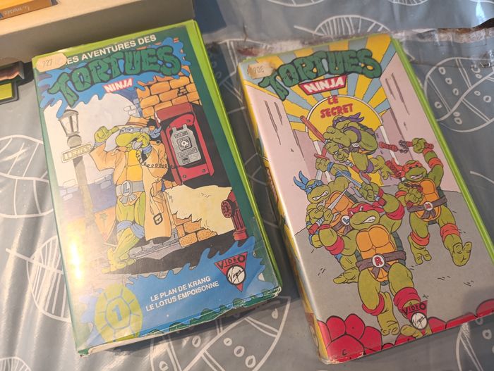 Cassettes vidéo. Les tortues ninja et lucky Luke. - photo numéro 2