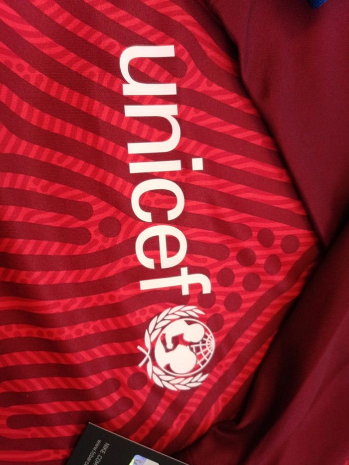 Maillot de foot FC Barcelone + chaussettes, Nike Authentique Officiel taille enfant 12/13 ans, Neuf - photo numéro 18