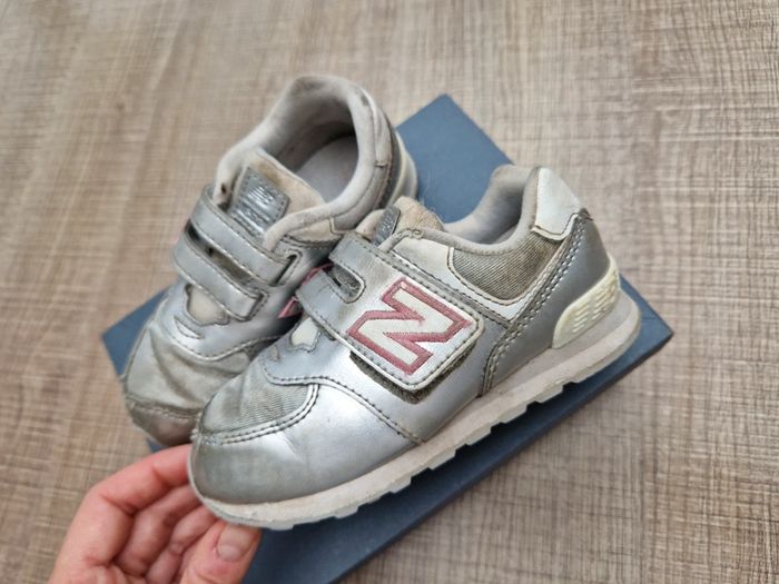 Baskets New Balance argentées 26 - photo numéro 3