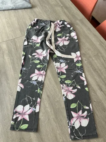 Pantalon taille m couleur passée