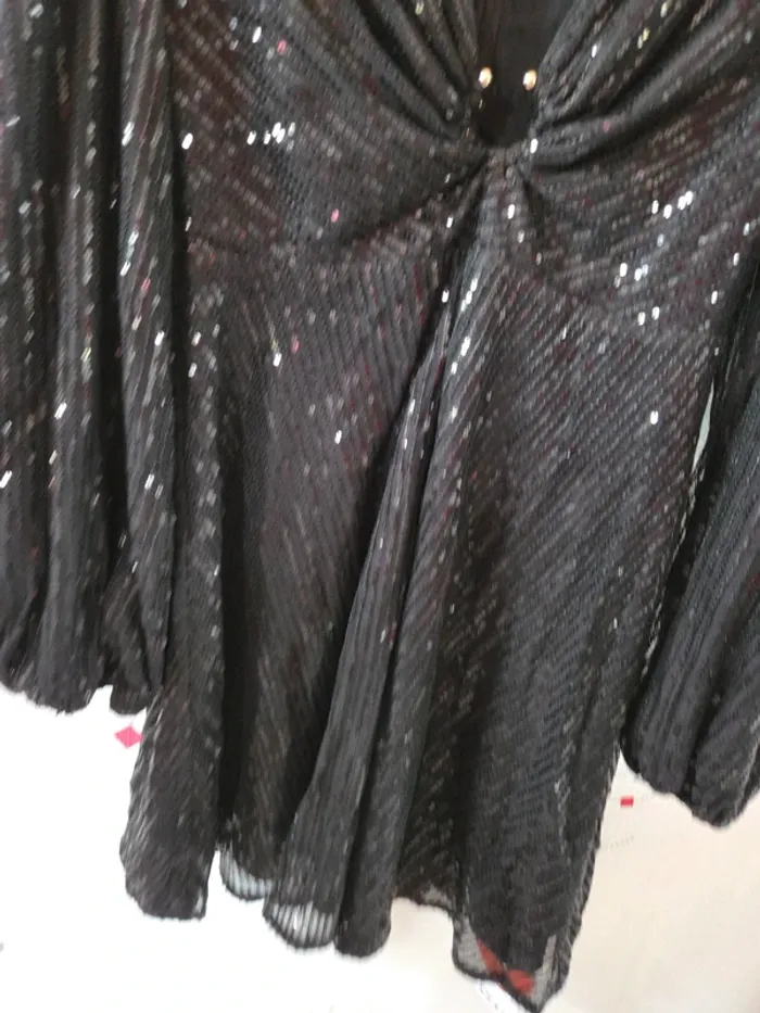 Magnifique robe mini a paillettes T M Cider neuve - photo numéro 3