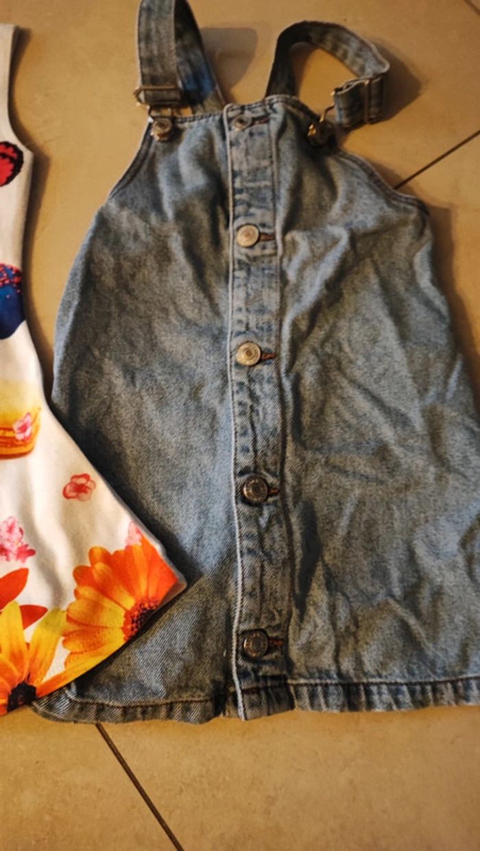 Lot vêtements robe et t-shirt - photo numéro 3