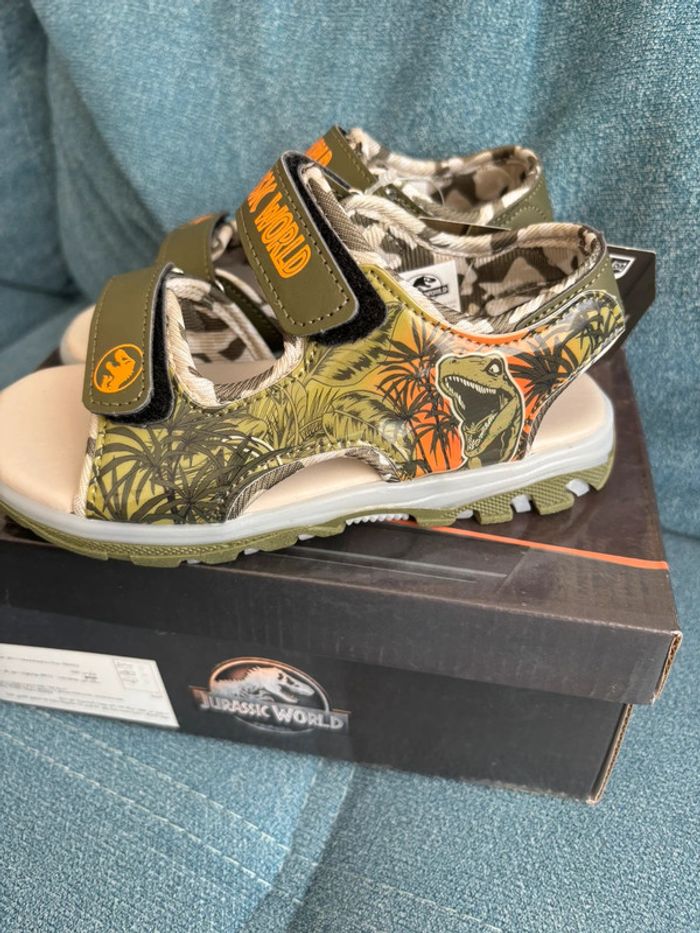 Sandales lumineuses jurassic World 30 - photo numéro 3