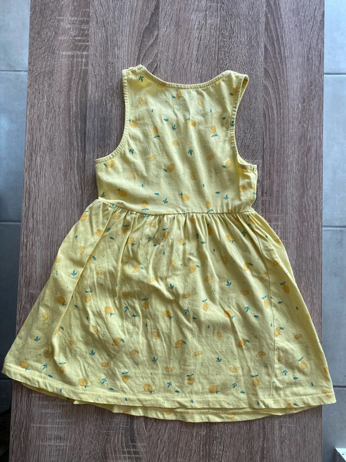 Robe fluide citron 🍋 6 ans - photo numéro 2