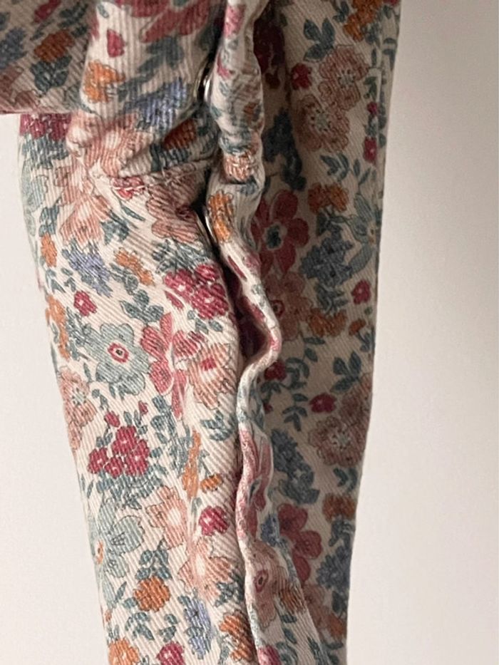 Salopette en jean beige fleuri bout’chou de Monoprix pour bébé fille taille 9 mois - photo numéro 7