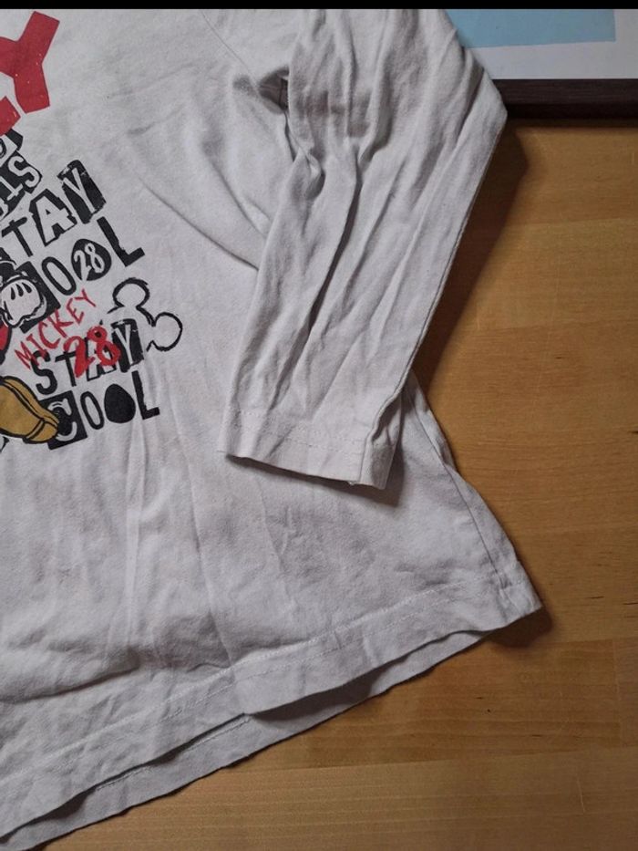 T-shirt manches longues pour garçon taille 6 ans Marque Disney très bon état - photo numéro 2