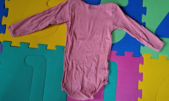 Lot de 4 bodies ml (3 Petit Bateau + 1 Absorba) 18m - photo numéro 9