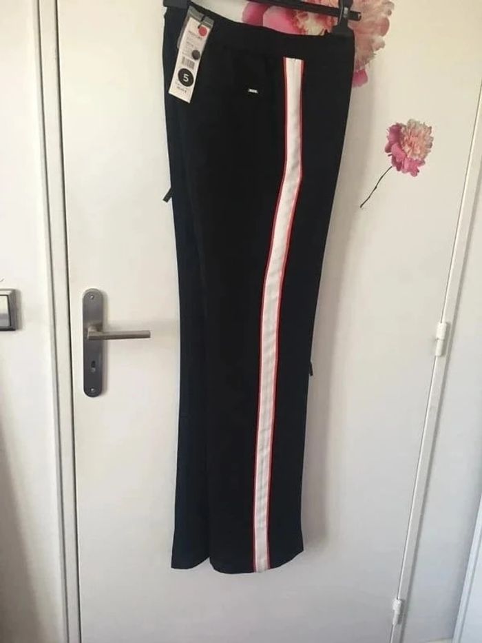 Pantalon Morgan noir et bande blanche Neuf