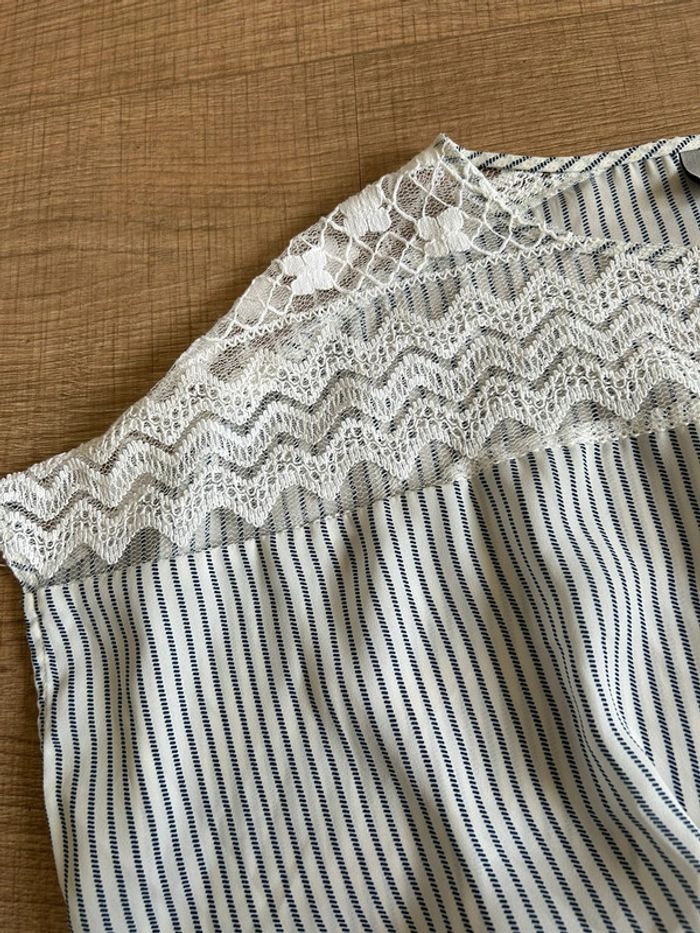 Blouse blanche et bleue avec dentelle Vero Moda taille S jamais portée - photo numéro 13