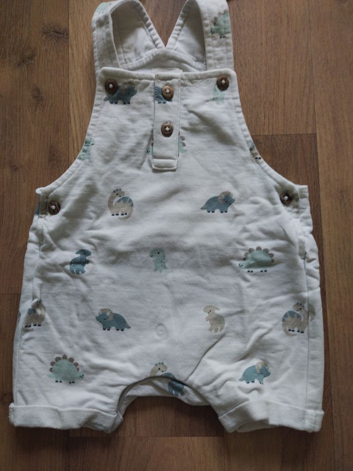 Ensemble salopette short et tee shirt - photo numéro 2