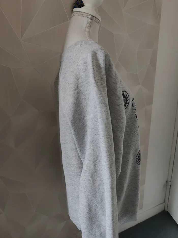 Sweat gris - photo numéro 3