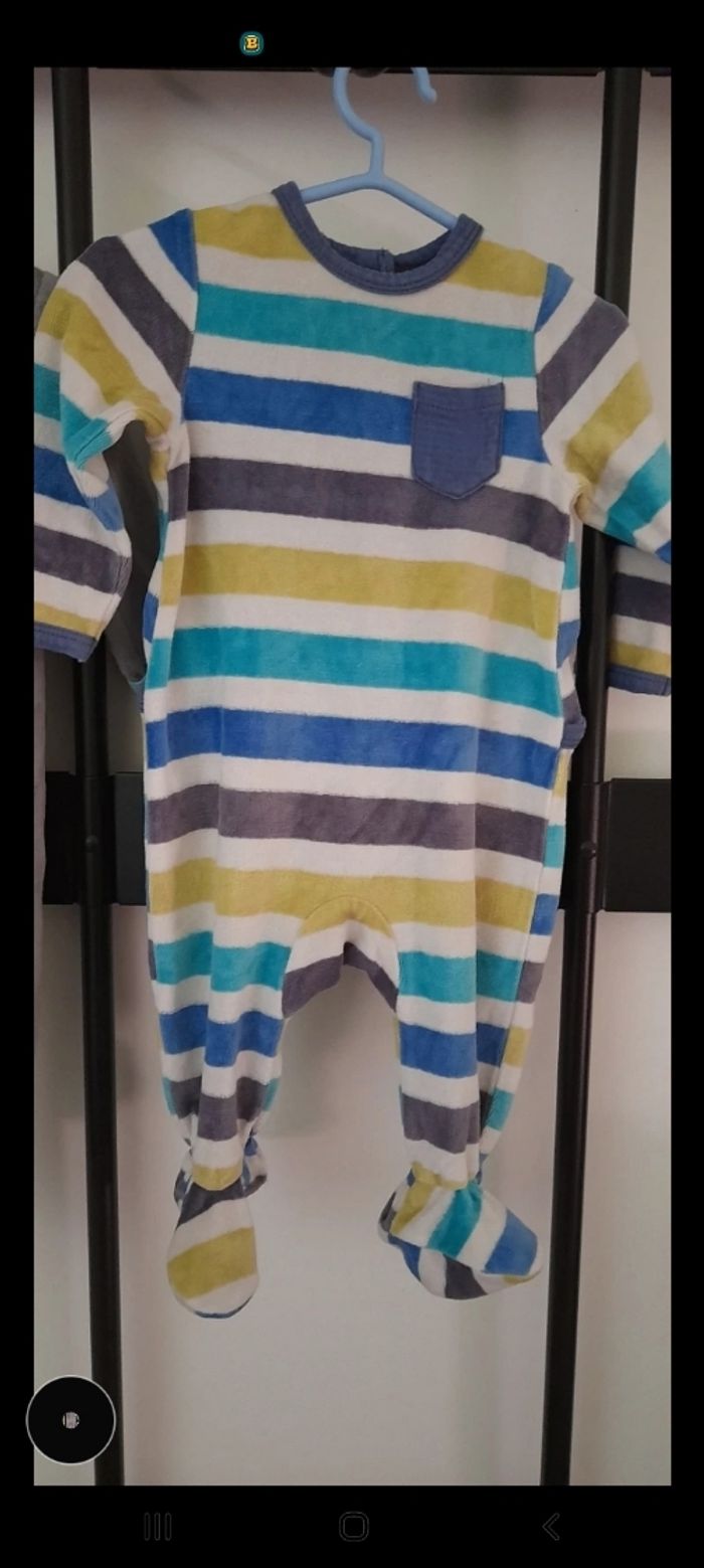 Lot de 2 pyjamas taille 6 Mois - photo numéro 3