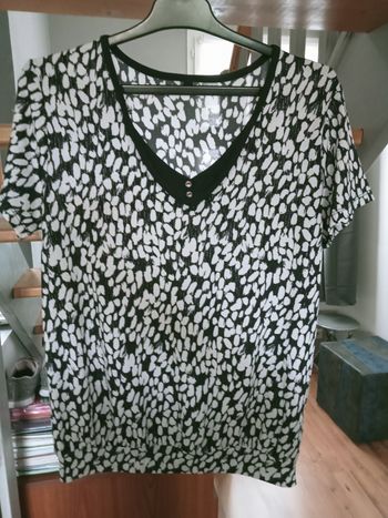 Tee-shirt taille (1)14ans  Intermarché