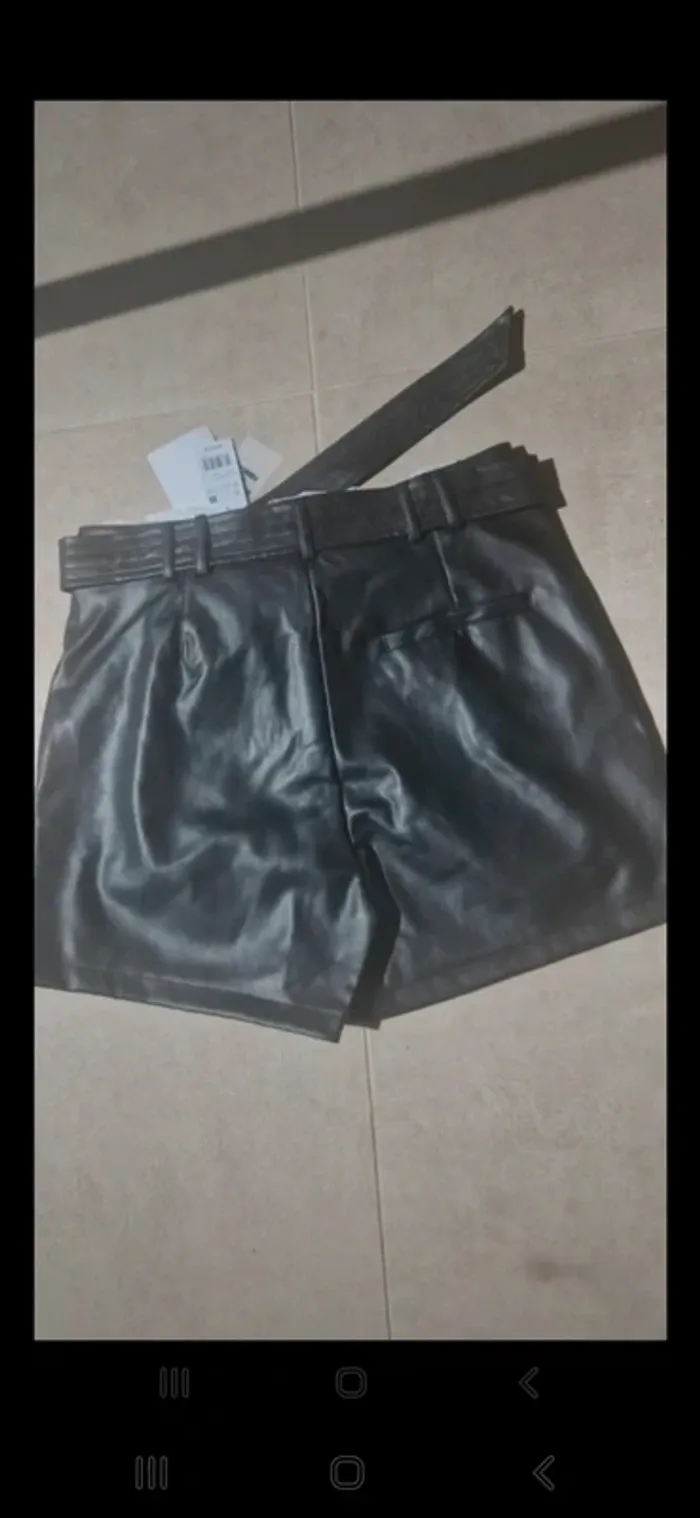 Short femme noir taille 40 neuf avec étiquette naf naf - photo numéro 3