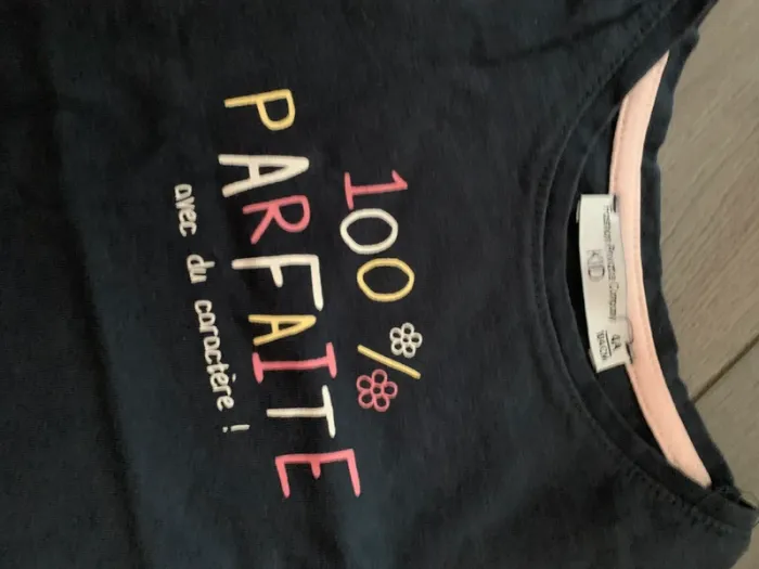 TEE shirt manches longues 100% parfaite 4 ans - photo numéro 2