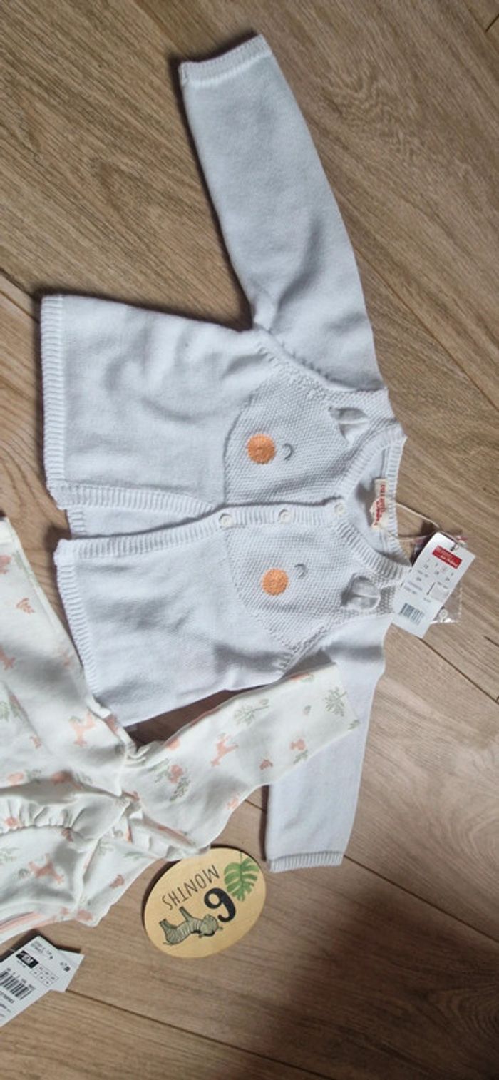 Lot de 1 gilet et 1 sweat bébé fille en 6 mois neufs - photo numéro 2