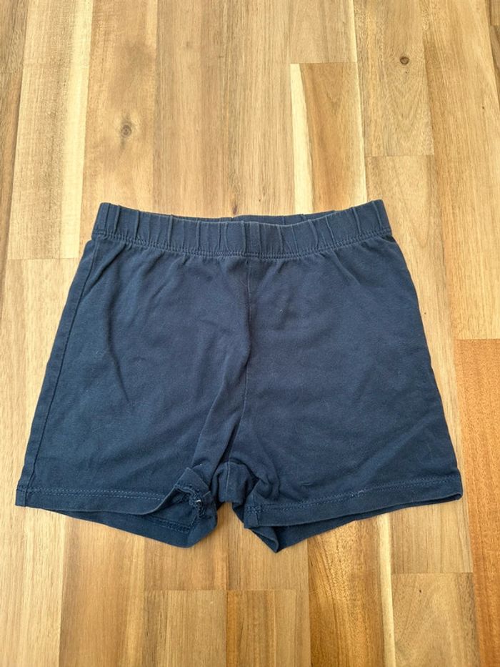 Short bleu
