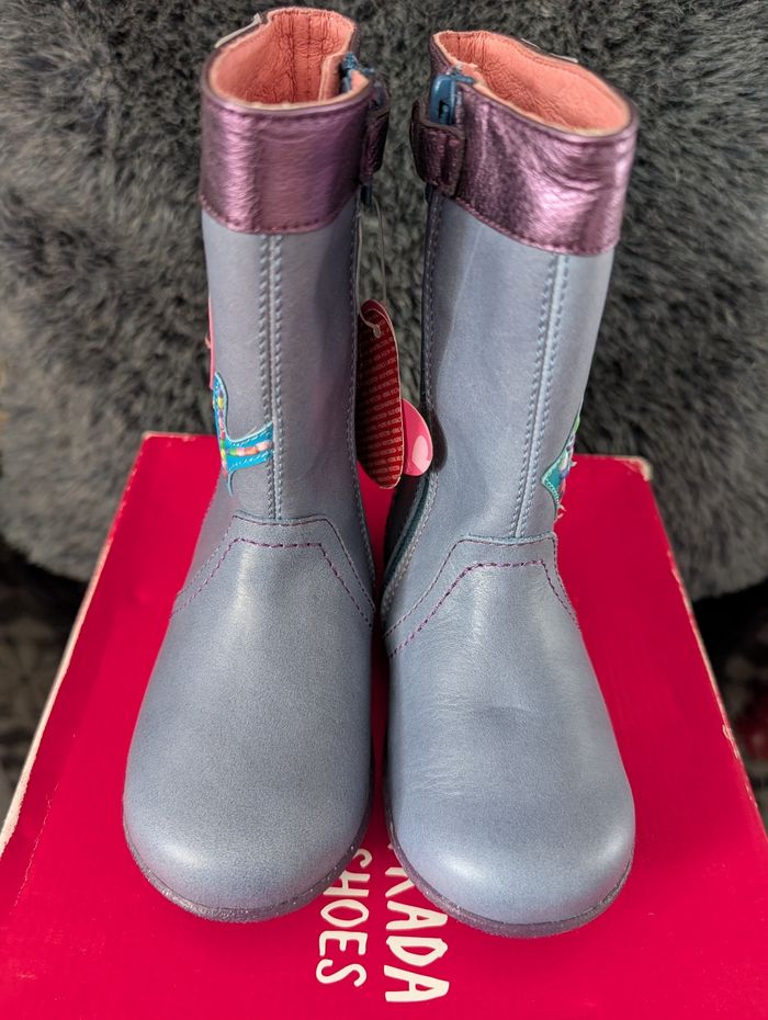 Chaussures fille tout cuir doux et souple. Taille 24. Agatha Ruiz de la Prada - photo numéro 10