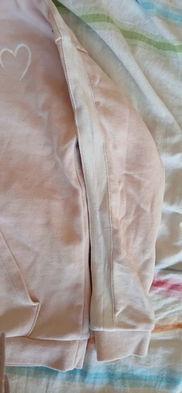 Pull à capuche avec poche centrale - photo numéro 6