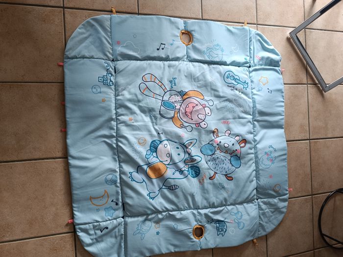 Tapis d'éveil / parc noukies très bon état