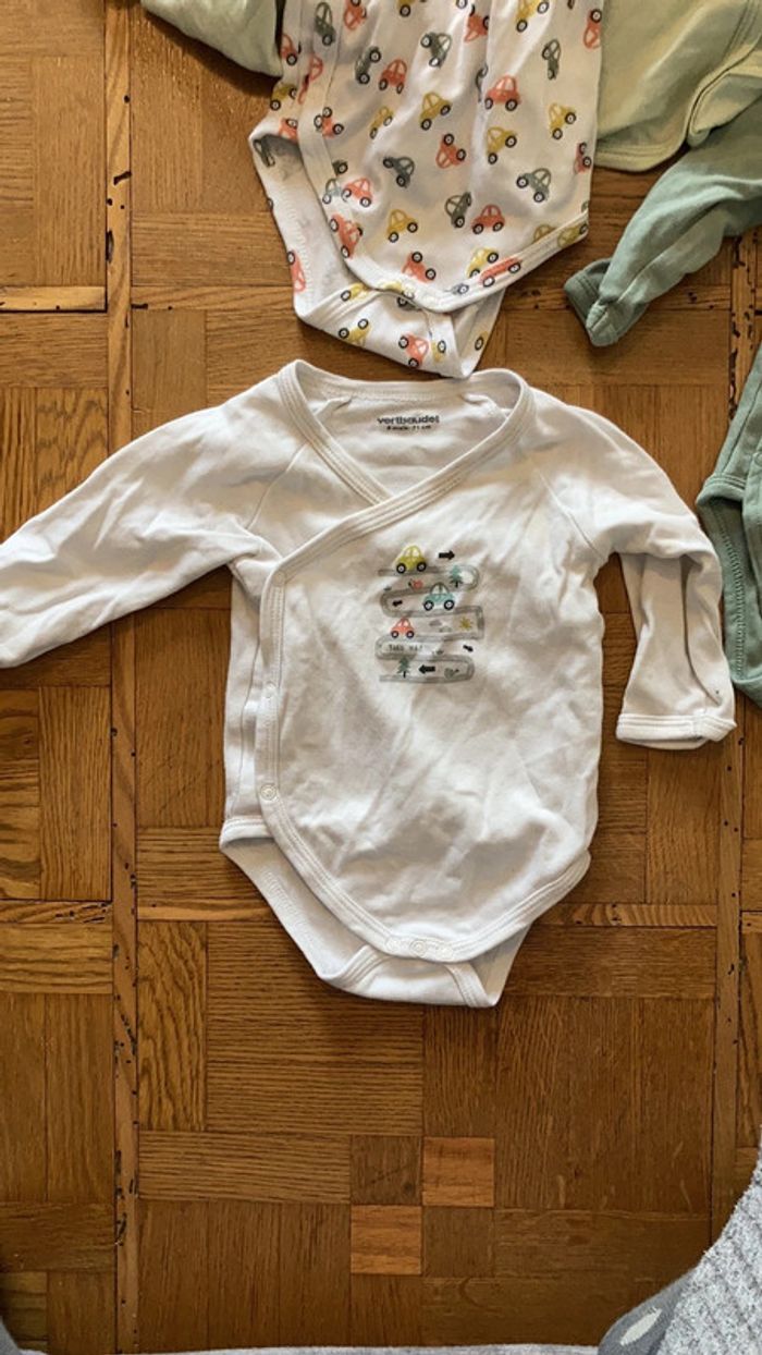 Lot de bodys 9 mois - photo numéro 5