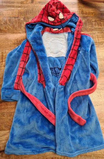 Peignoir spiderman 6 7 ans 122cm