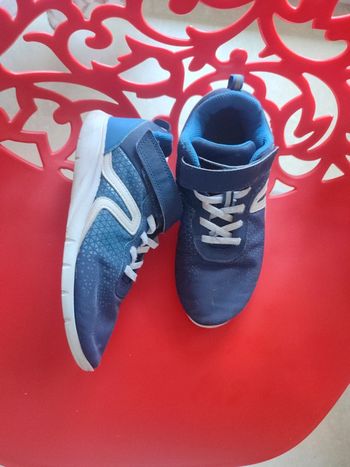 Baskets de sport à scratch pointure 36