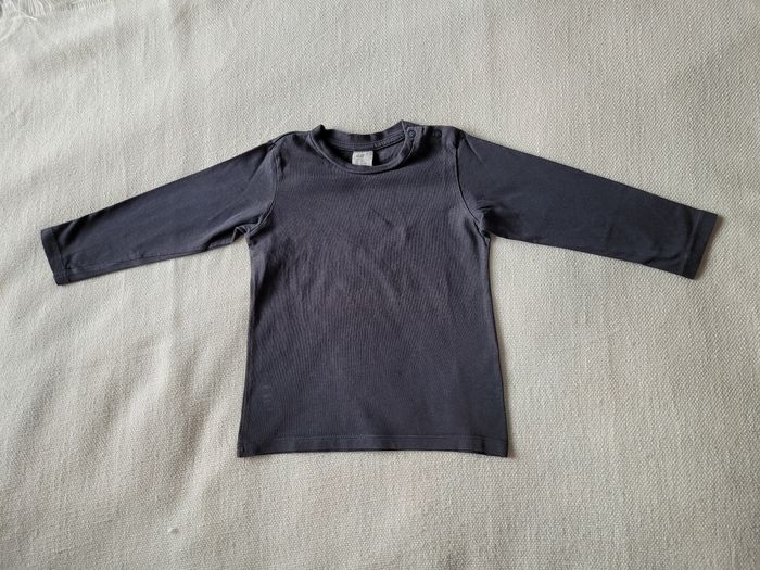 Lot de 2 t-shirts manches longues h&m 18 mois 86 cm - photo numéro 2