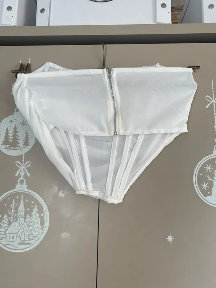 Très joli bustier crop-top en voile NEUF - photo numéro 2