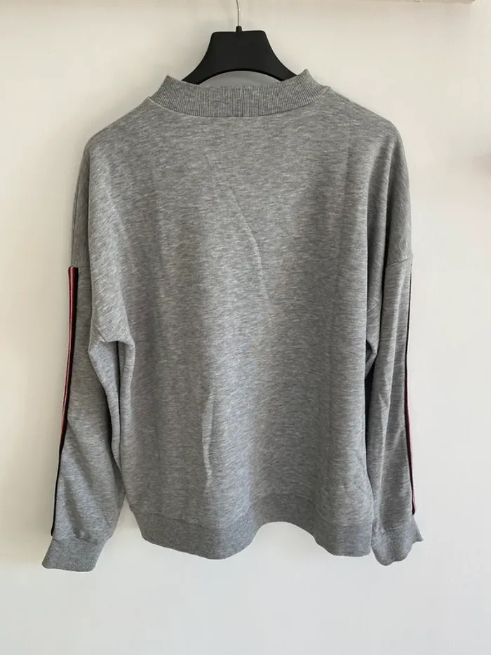 Pull gris rouge kiabi - photo numéro 6