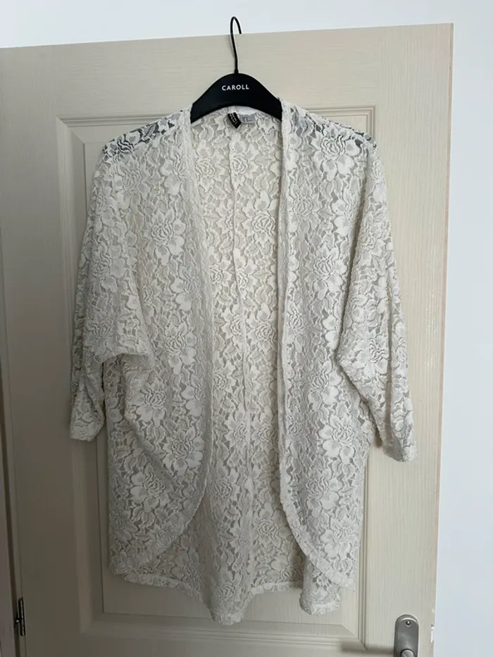 Gilet long en dentelle