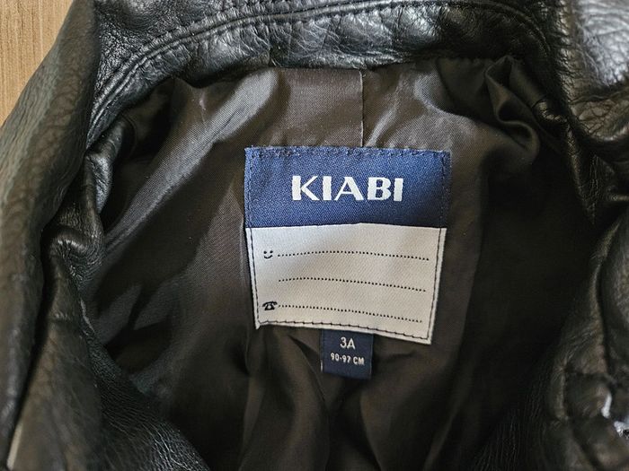 Veste simili cuir noire Kiabi 3 ans – Très bon état - photo numéro 2