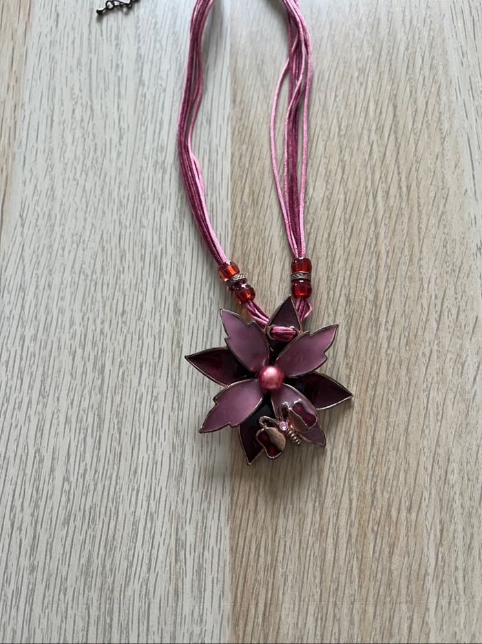 Collier bordeaux - photo numéro 2