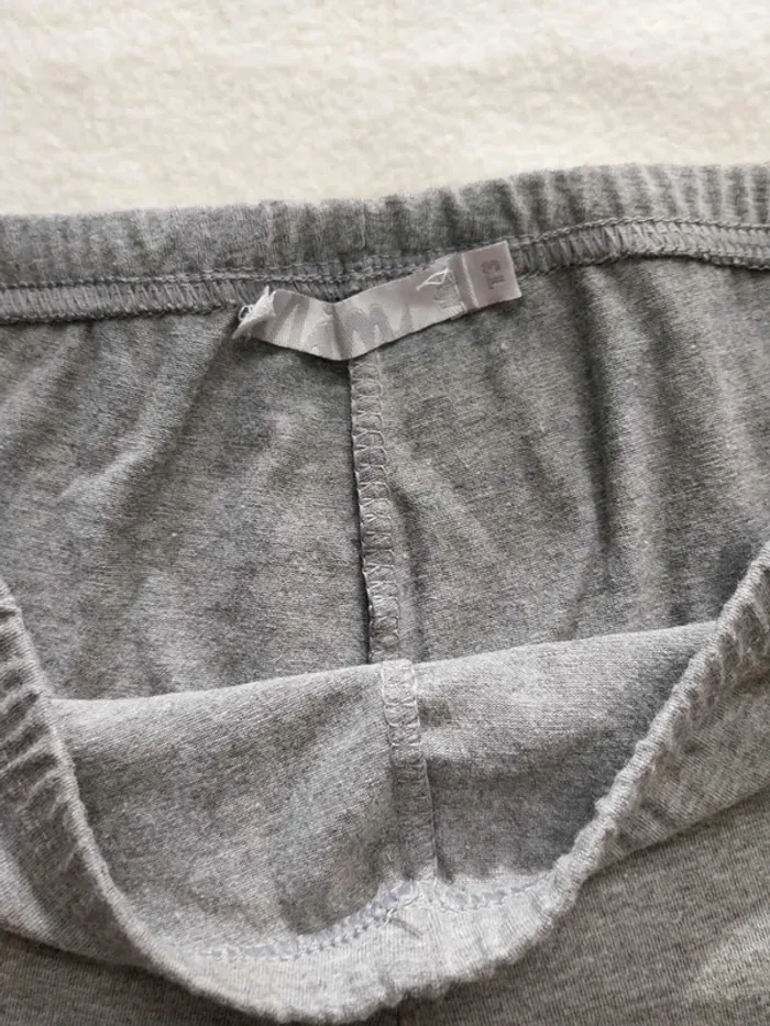 Legging / caleçon gris clair T2/3 - photo numéro 4