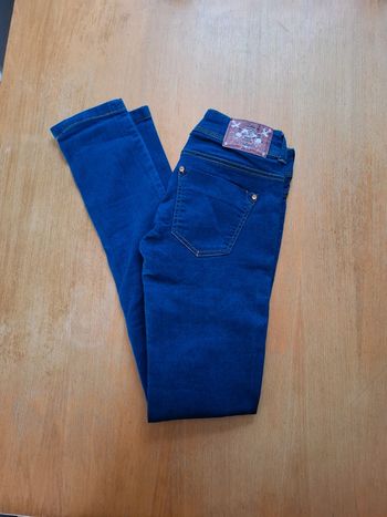 Jeans bleu super skinny bershka taille 32