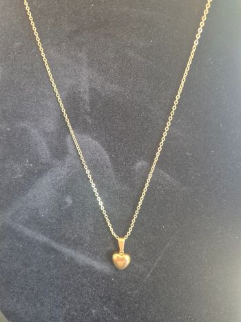 Jolie collier avec pendentif cœur