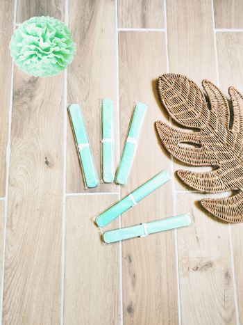 🎊Décoration Lot de 5 pompons/boules en papier soie vert menthe de 25 cm neufs