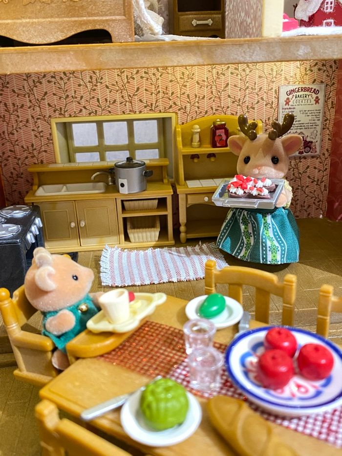 Grande maison Sylvanian éclairée , famille rennes Noël - photo numéro 3