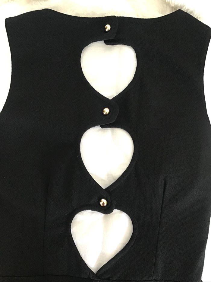 Robe noire découpes coeurs au dos T 34/36 - photo numéro 3