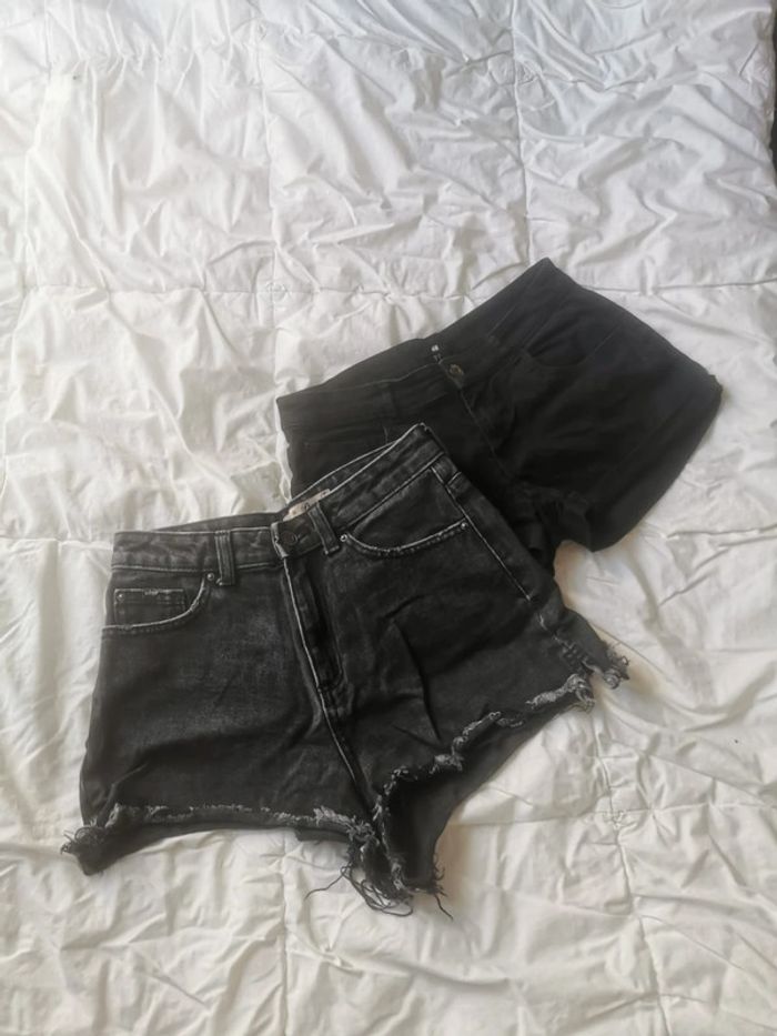 Lot de 2 shorts taille 34