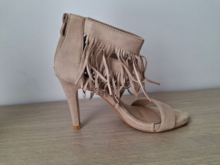 Talons à franges 38 - photo numéro 4