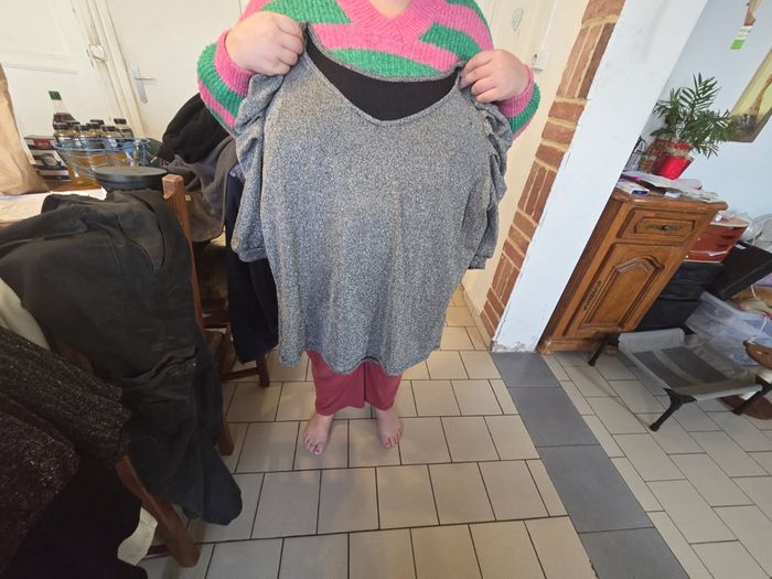 Haut à paillettes épaule froncé - photo numéro 4