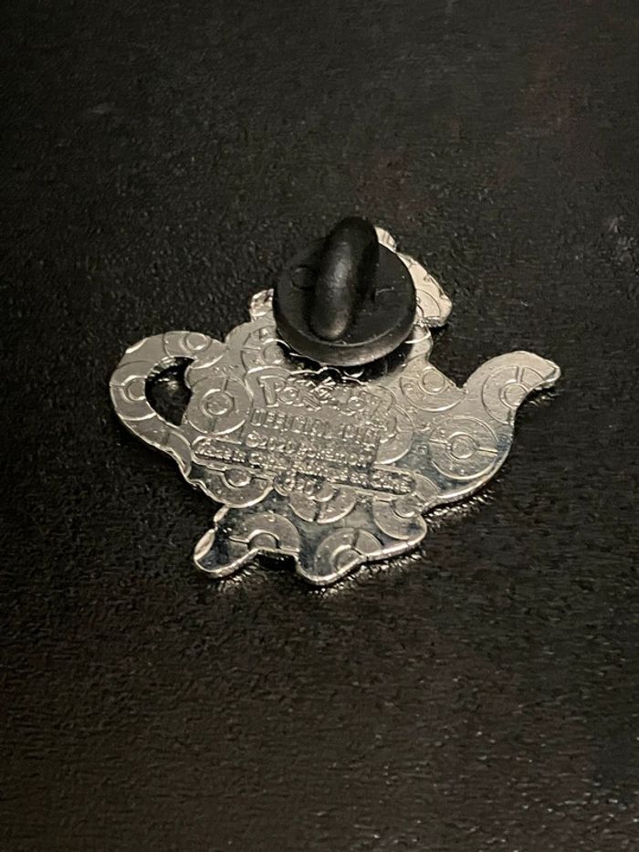 Pin’s Pokémon Polthégeist Polteageist - photo numéro 2