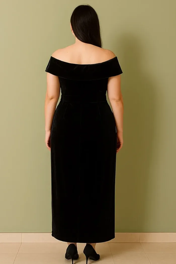 Élégante robe longue noire en velours – TailleXL correspondant plus à un L - photo numéro 2