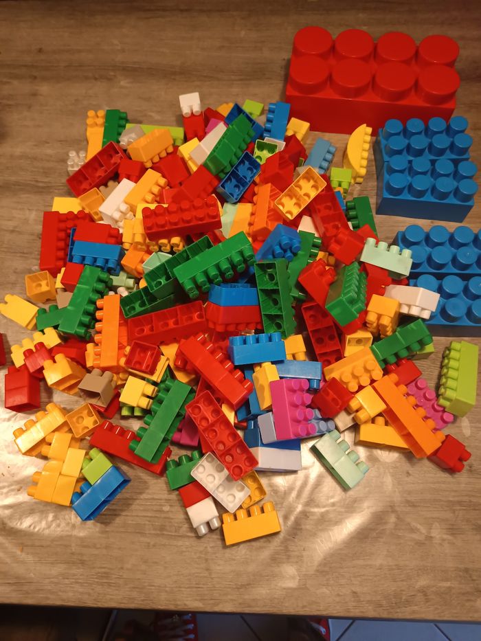 Gros lot de briques de construction